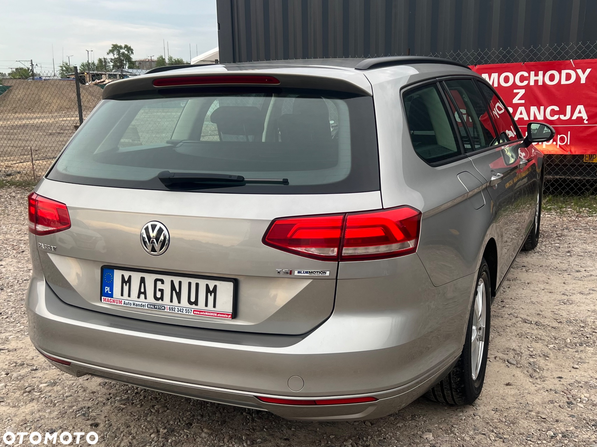 Volkswagen Passat - 32