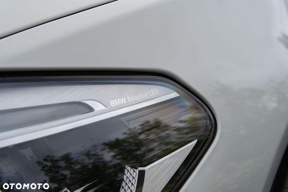 BMW Seria 5 M550i xDrive sport - 40