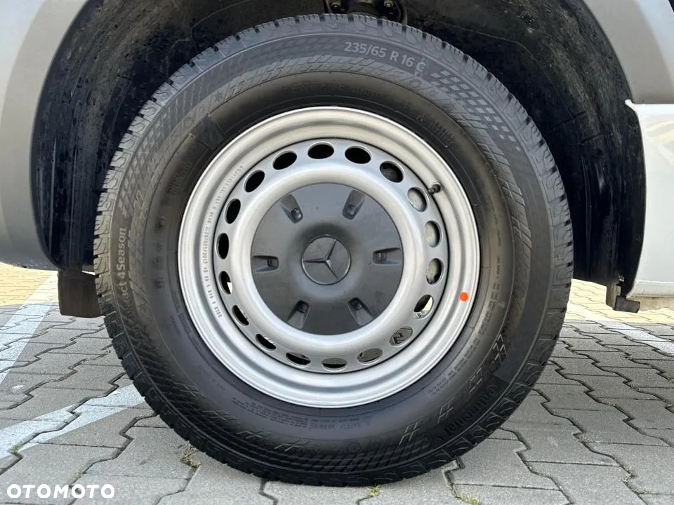 Mercedes-Benz Sprinter - 10