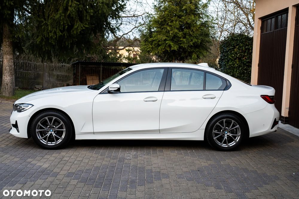 BMW Seria 3 318d MHEV Sport Line - 4