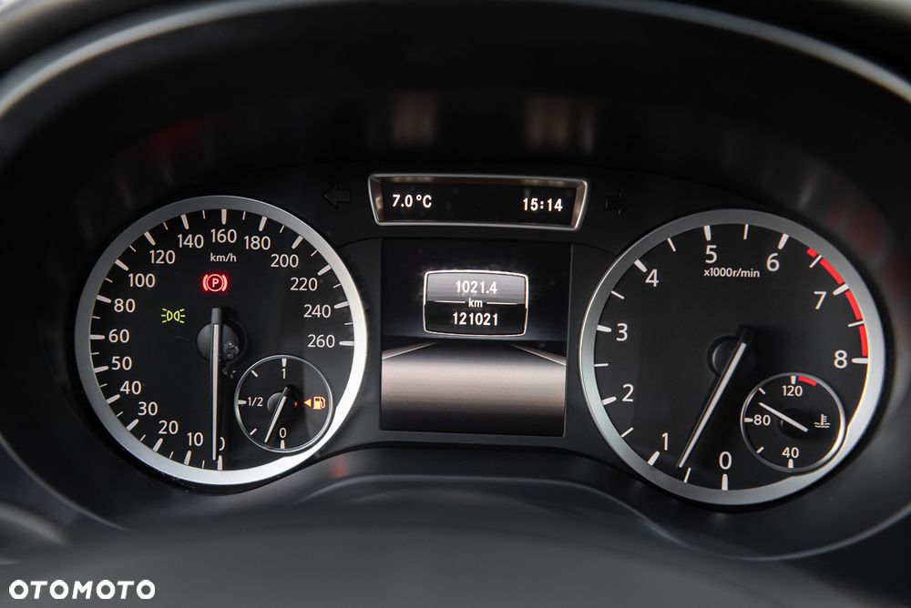 Infiniti Q30 1.6t Premium - 17