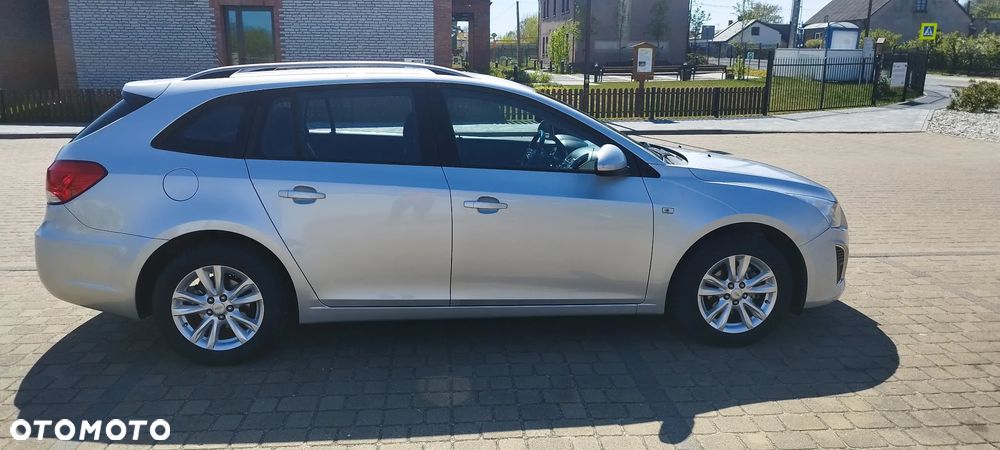 Chevrolet Cruze 1.6 - 4