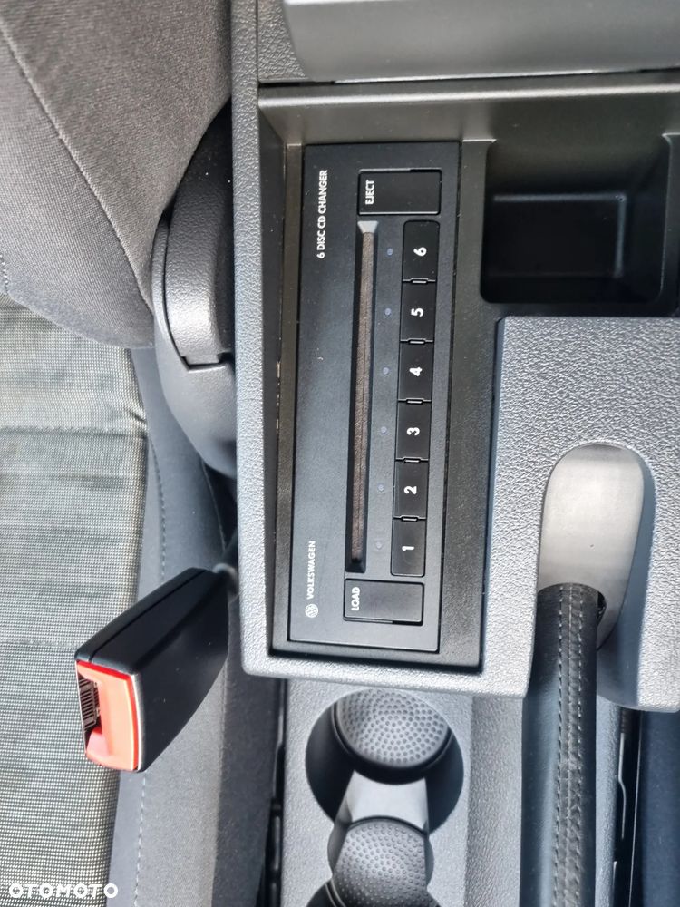 Volkswagen Touran 2.0 TDI DPF Highline - 20