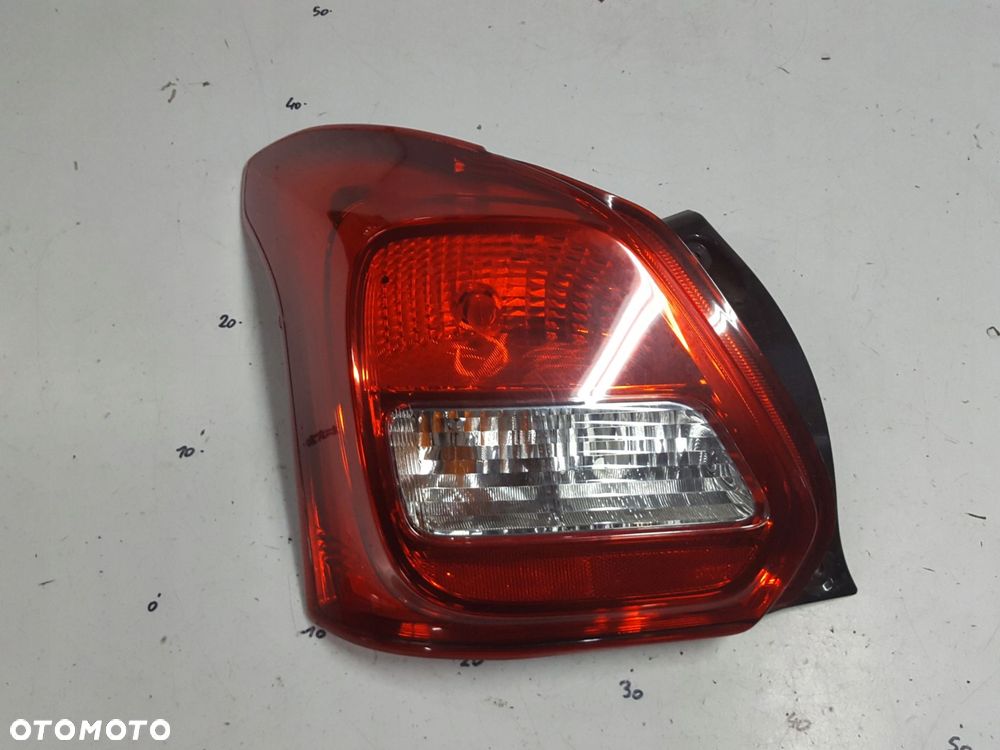 SUZUKI SWIFT MK8 17r- LAMPA LEWA TYŁ TYLNA - 2
