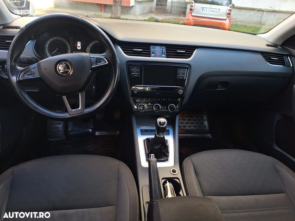 Skoda Octavia Combi Diesel 1.6 TDI Style - 12