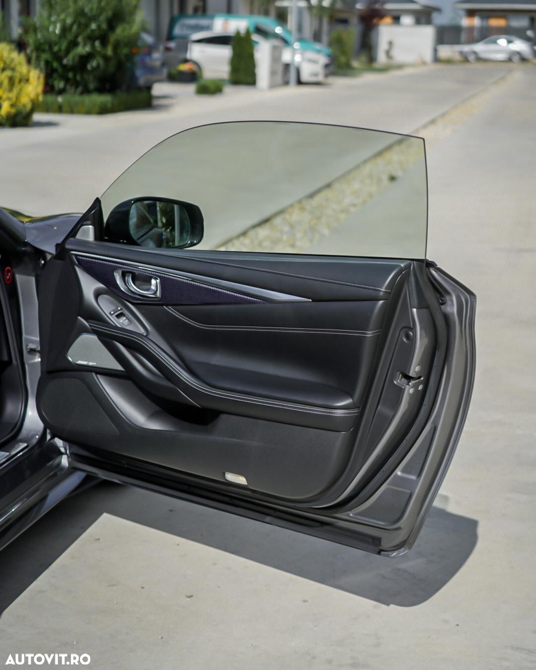 Infiniti Q60 - 25