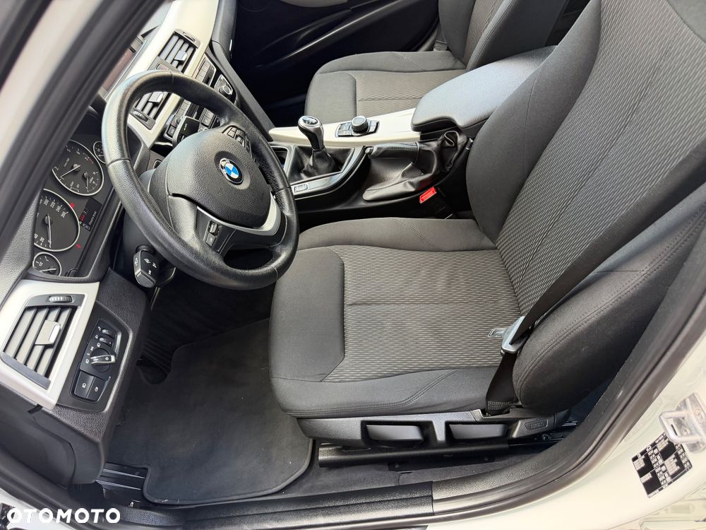 BMW Seria 3 318i Advantage - 18