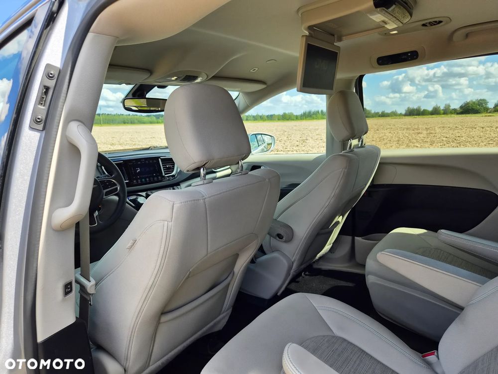 Chrysler Pacifica - 18
