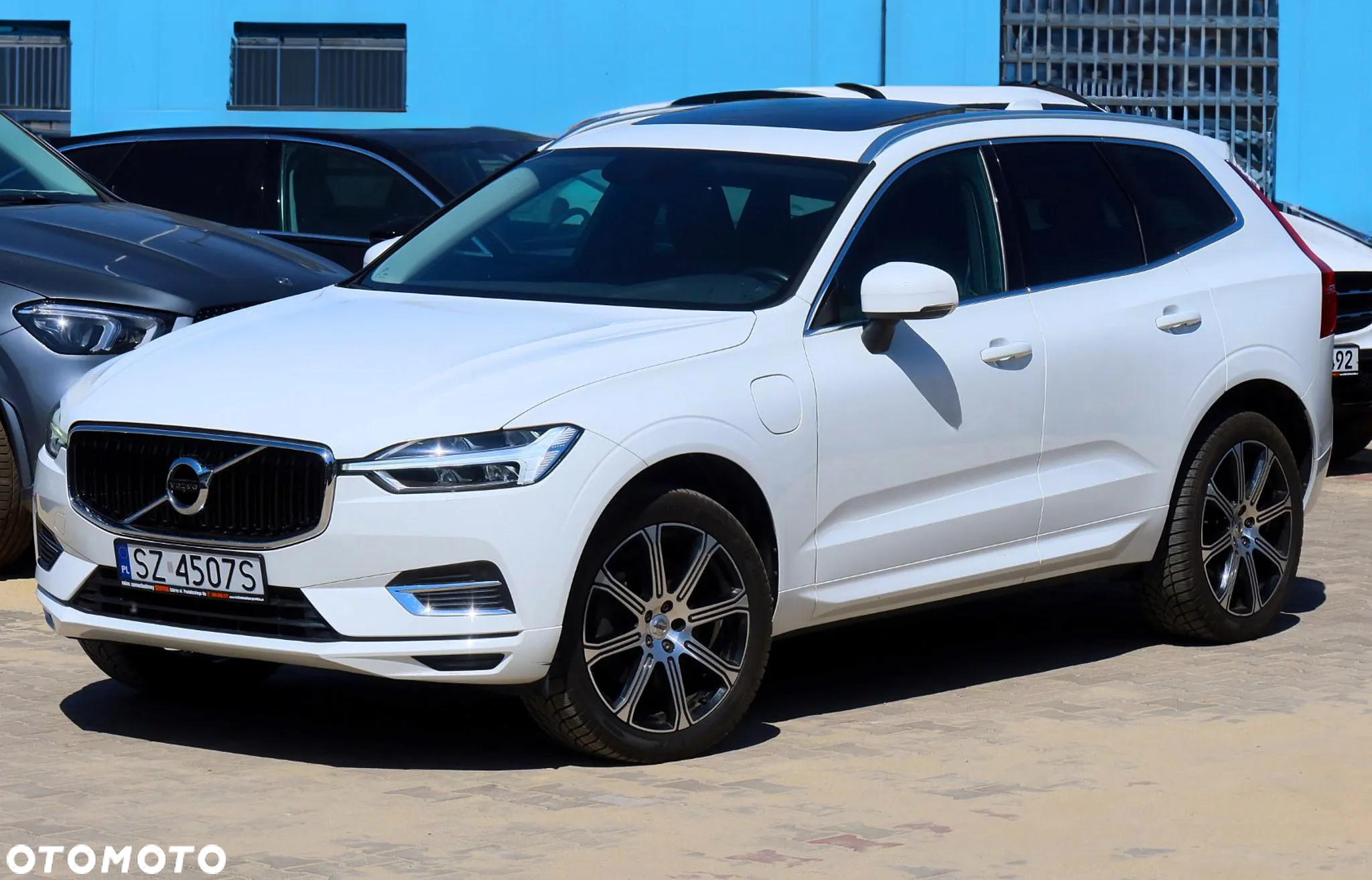 Volvo XC 60 T8 AWD Plug-In Hybrid Momentum Pro - 3
