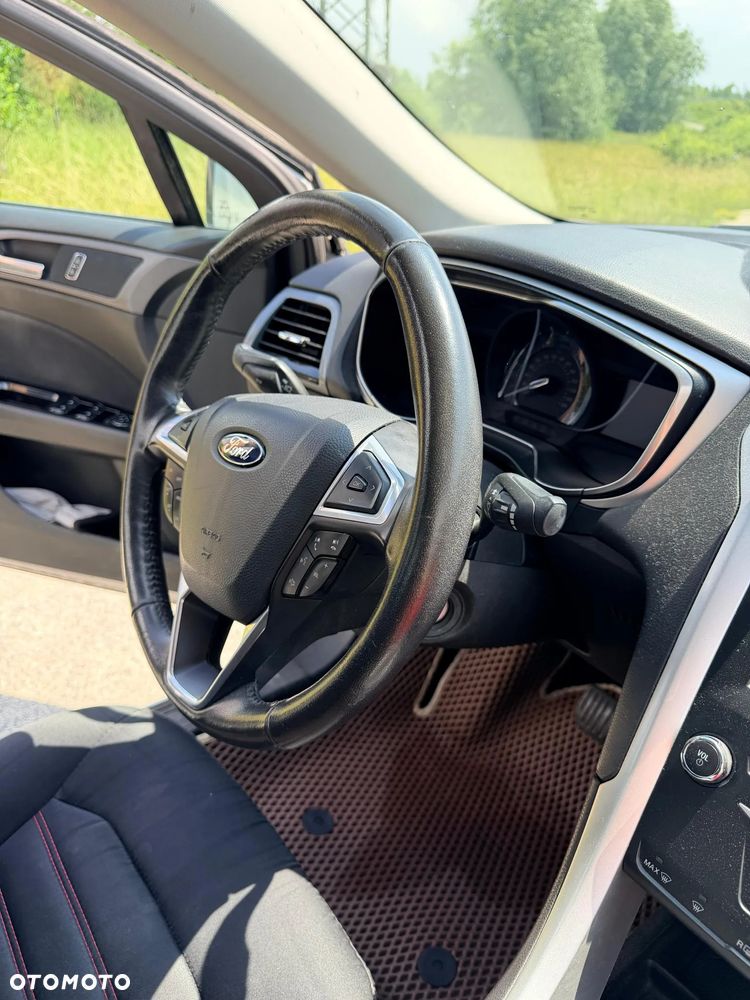 Ford Fusion - 5