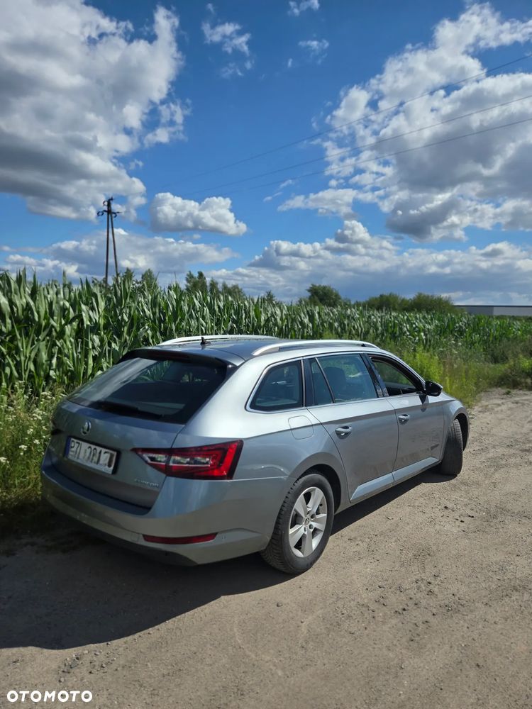 Skoda Superb 2.0 TDI Ambition DSG - 4