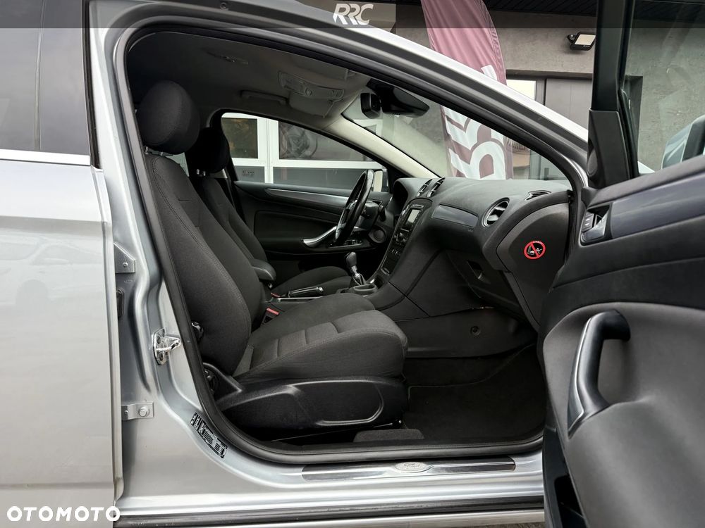 Ford Mondeo 2.0 TDCi Titanium - 24