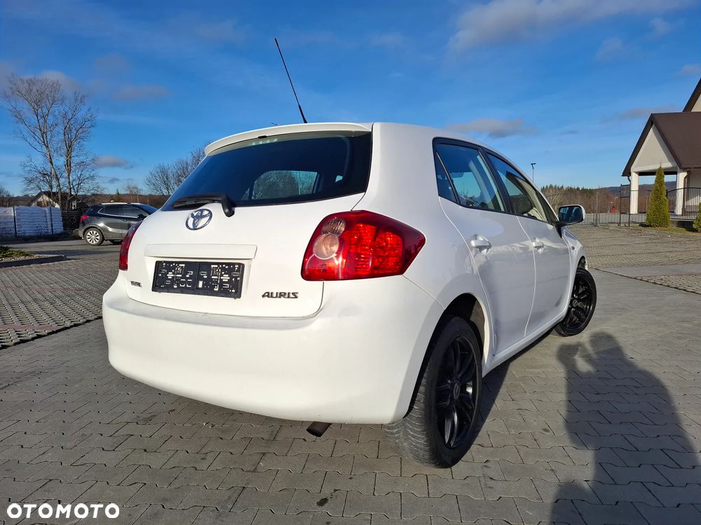 Toyota Auris 1.33 VVT-i - 4