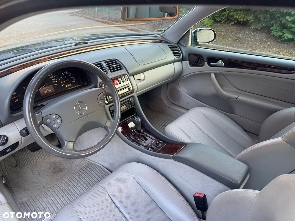 Mercedes-Benz CLK - 22