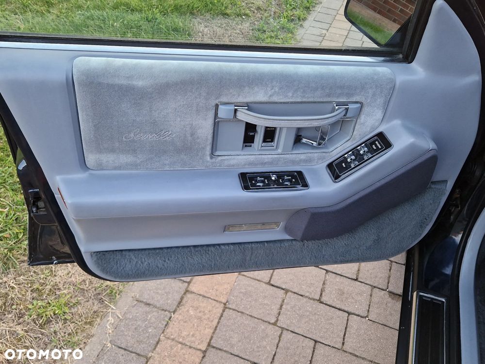 Cadillac Seville 4.9 STS - 29