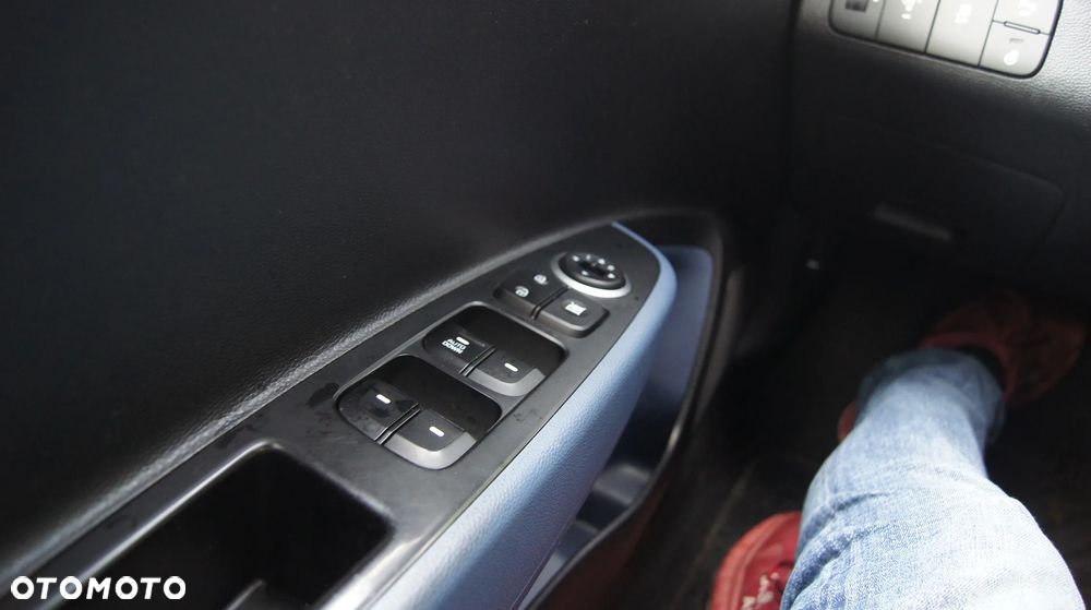 Hyundai i10 1.0 BlueDrive Comfort - 22