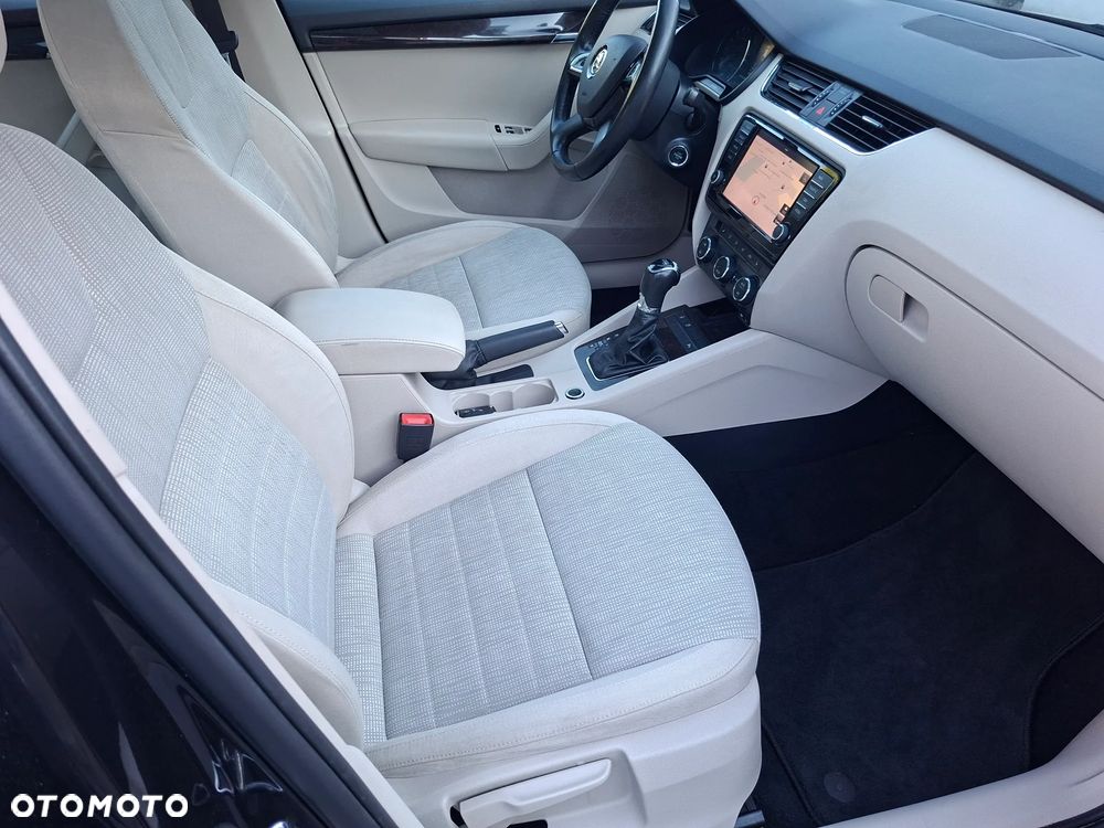 Skoda Octavia 1.6 TDI Ambiente DSG - 16