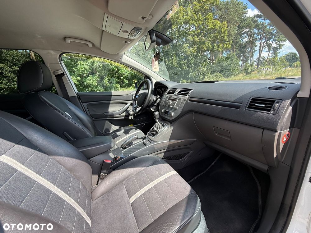 Ford Kuga 2.0 TDCi 2x4 Titanium - 9