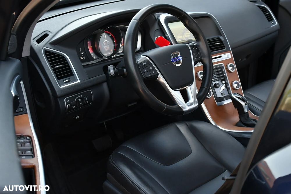 Volvo XC 60 D5 AWD Geartronic Summum - 33