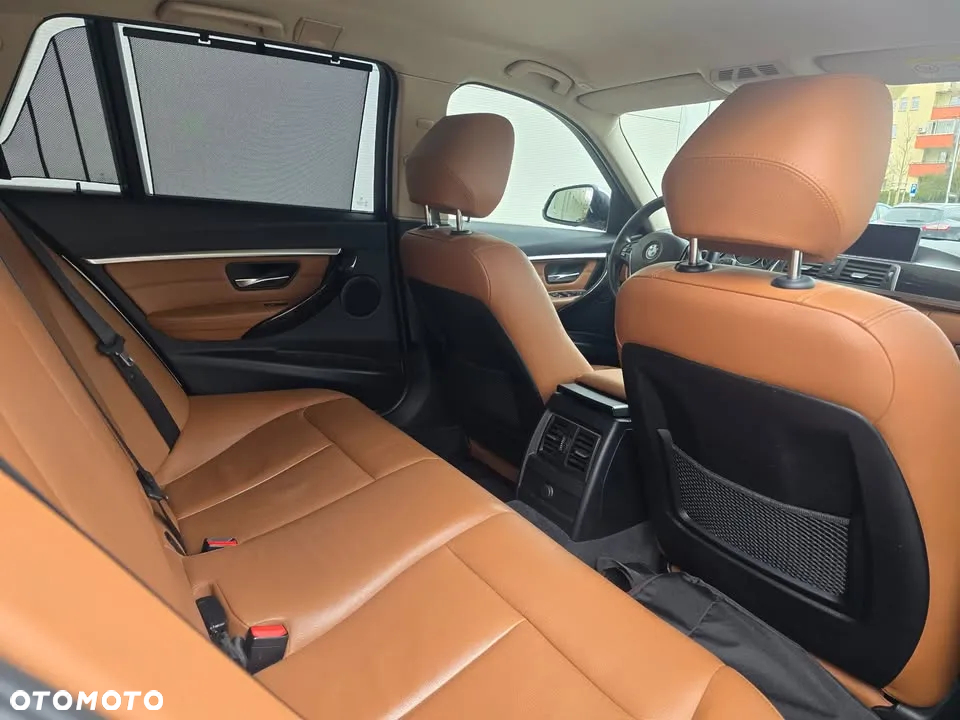 BMW Seria 3 330d Touring xDrive Luxury Line - 18