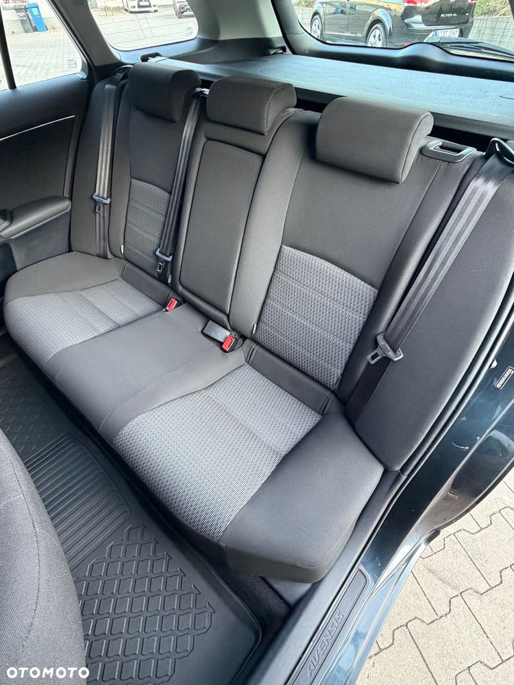 Toyota Avensis 2.0 D-4D Edition (2014) - 25