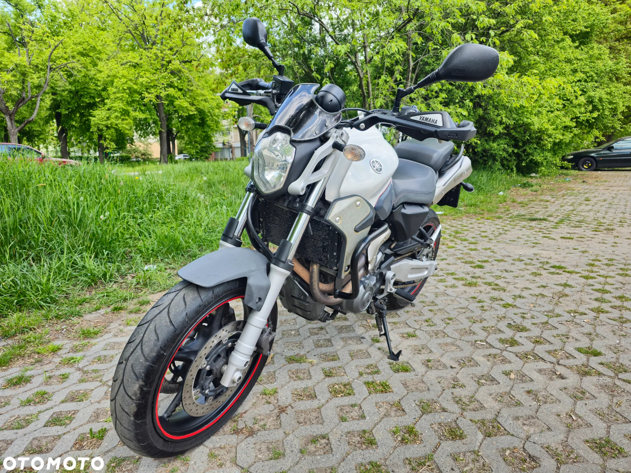 Yamaha MT - 2