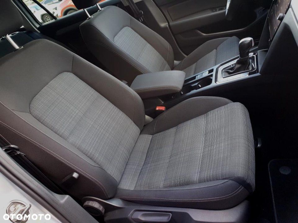 Volkswagen Passat - 11