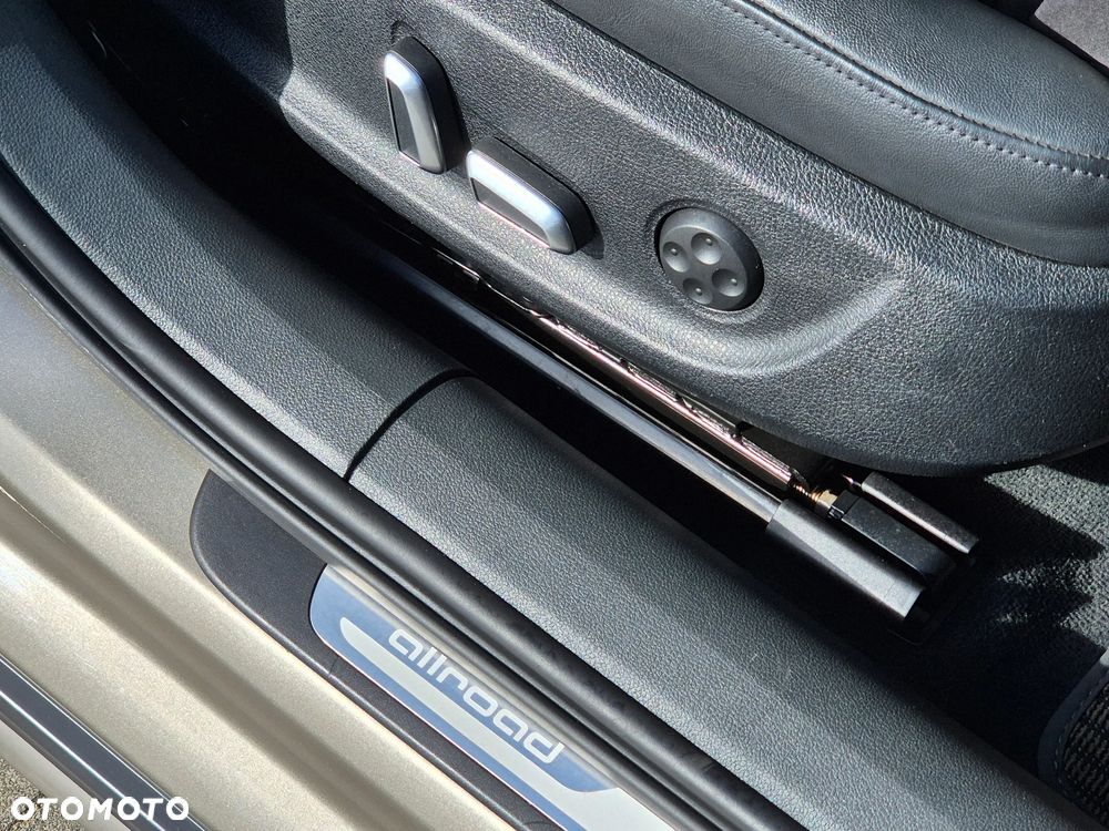 Audi A6 Allroad - 32