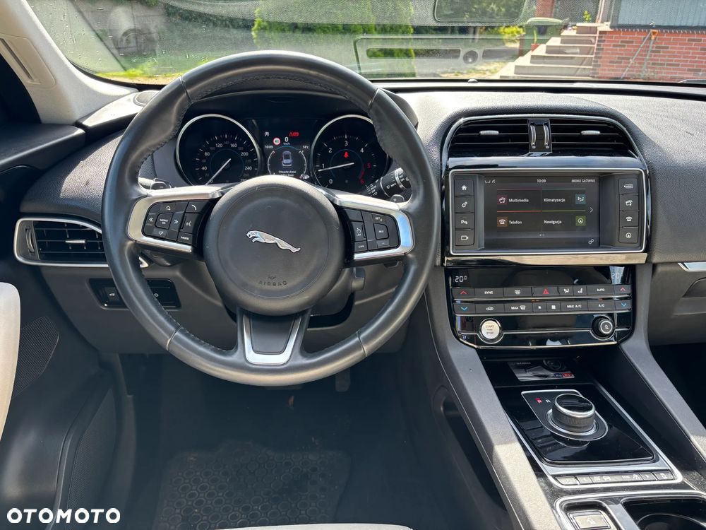 Jaguar F-Pace 2.0 i4D AWD Prestige - 10