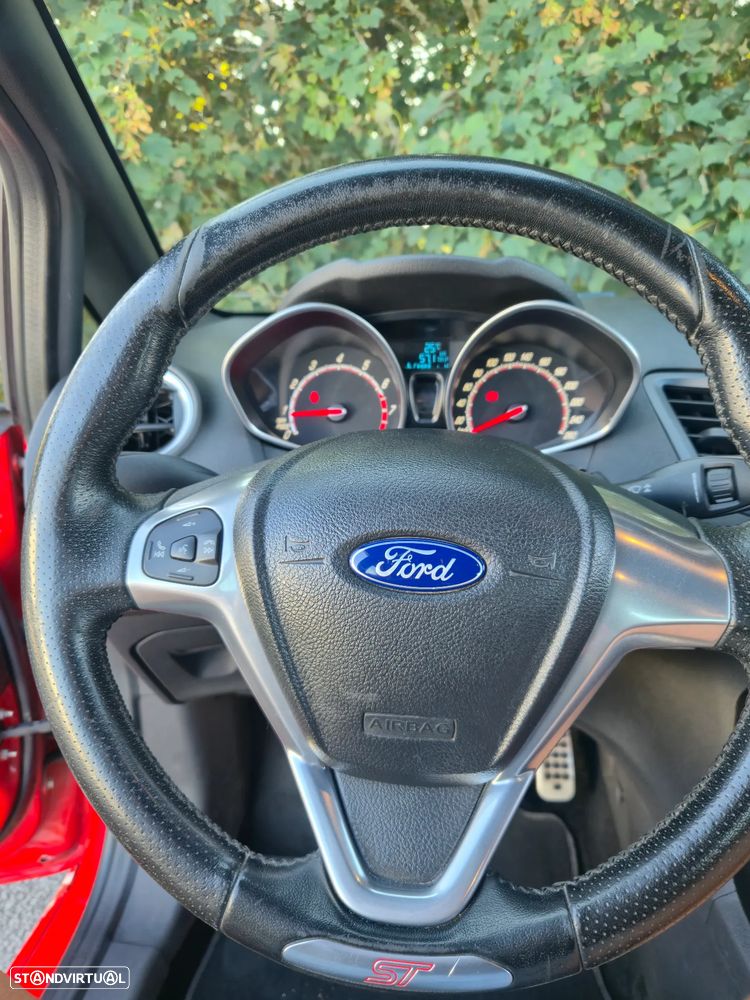 Ford Fiesta 1.6 T ST - 11