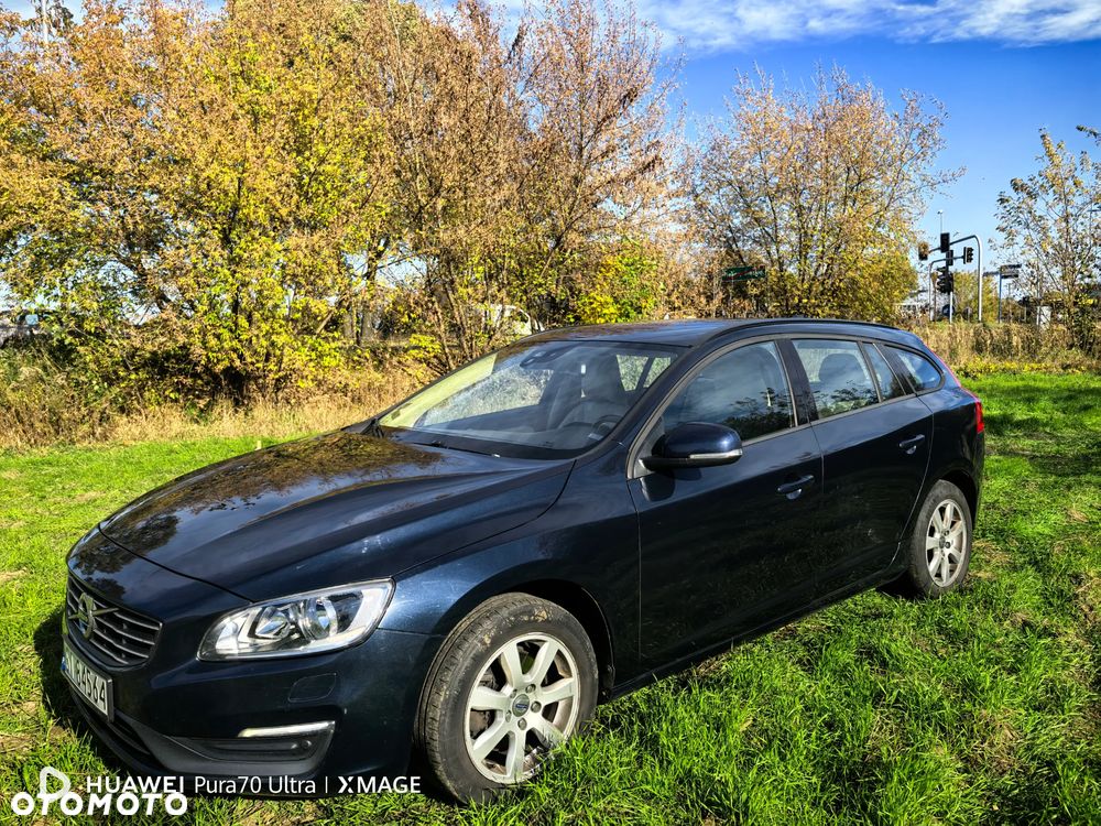 Volvo V60 T4 R-Design Kinetic - 1
