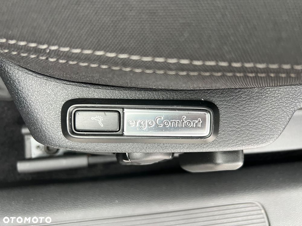 Volkswagen Passat - 16