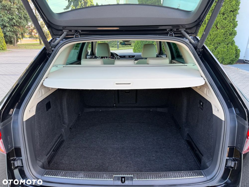 Skoda Superb 2.0 TSI L&K DSG - 26