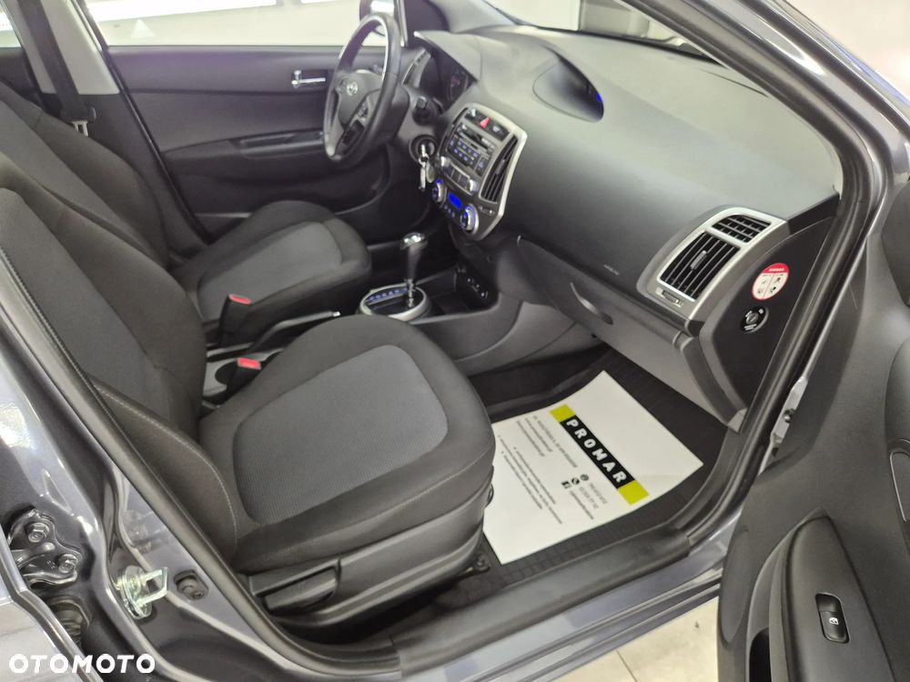 Hyundai i20 1.4 Automatik Comfort - 31