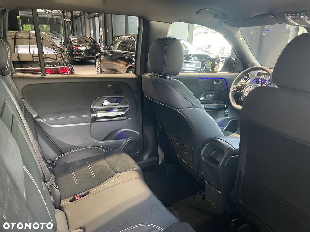 Mercedes-Benz GLB 200 AMG Line 7G-DCT - 8
