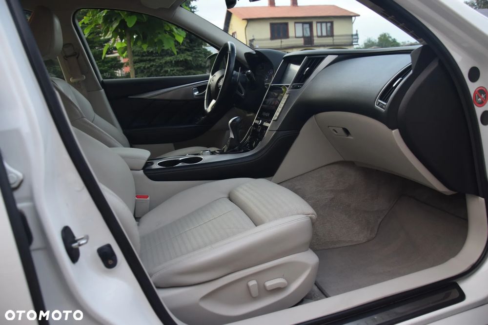 Infiniti Q50 Q50S Hybrid AWD Sport Tech - 39
