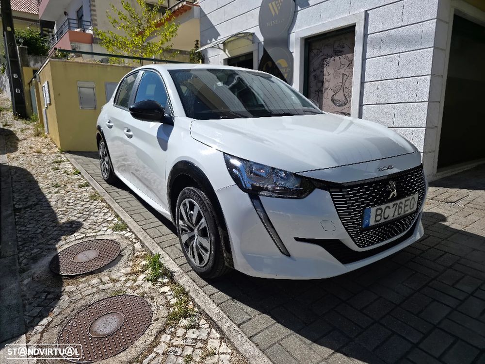 Peugeot 208 - 1