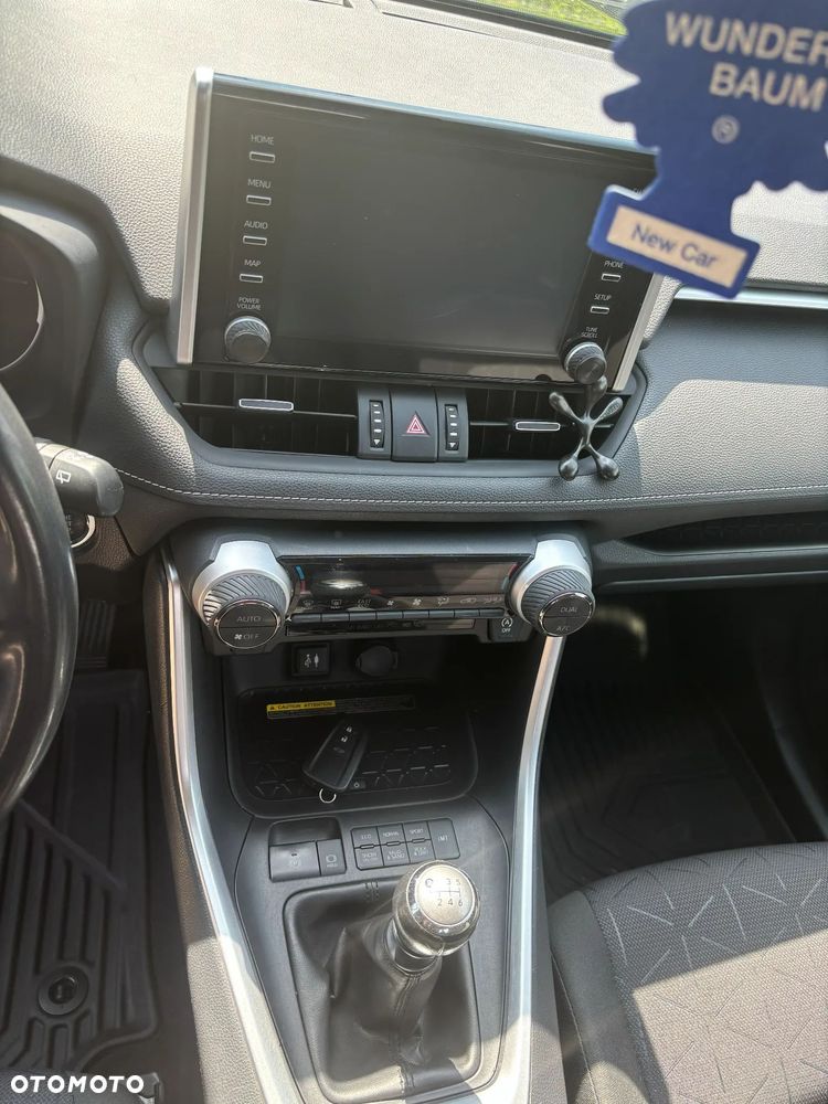 Toyota RAV4 - 9
