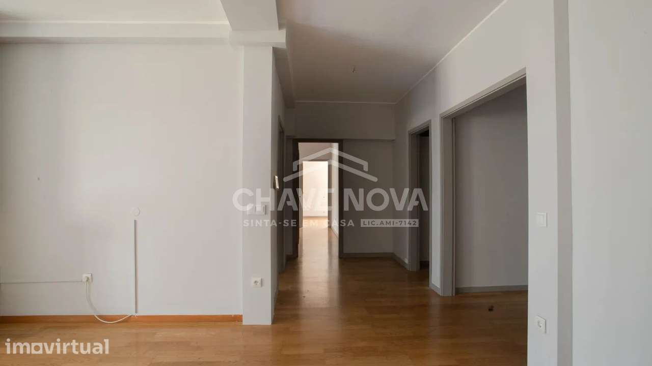 Apartamento T3 - Águas Santas (Próx. do Mosteiro) - Grande imagem: 4/48
