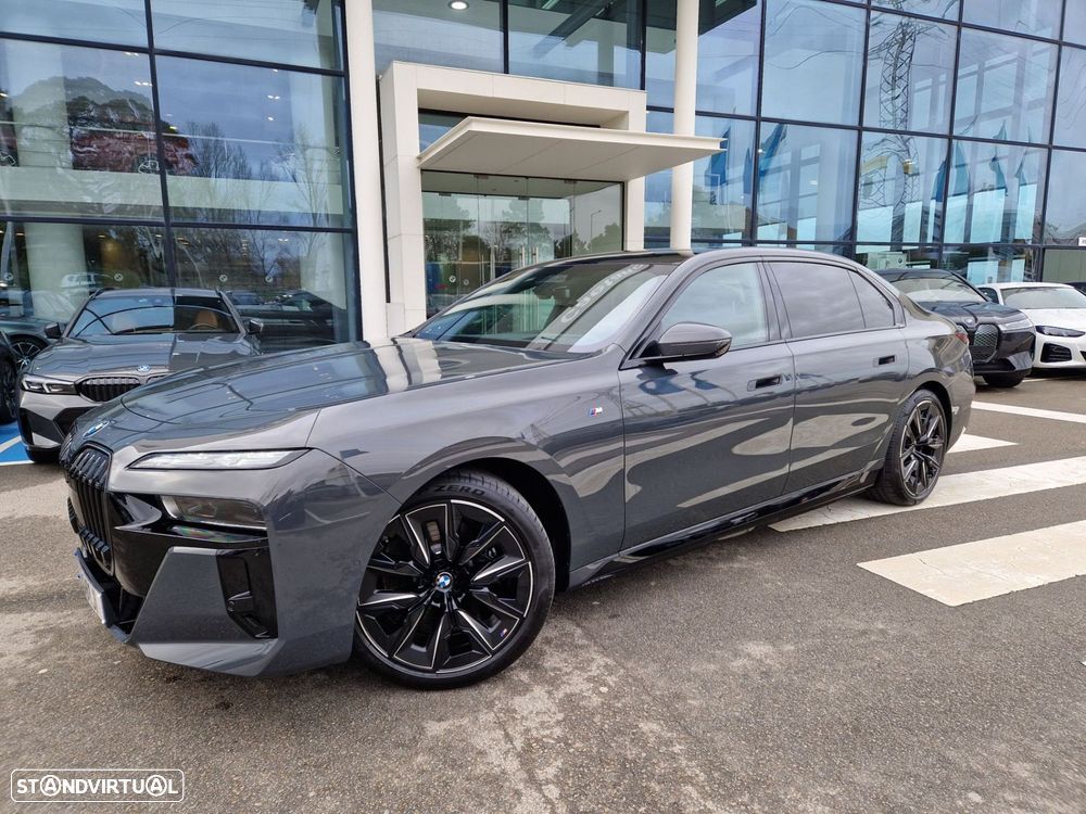 BMW i7 eDrive50 Pack Desportivo M Pro - 1