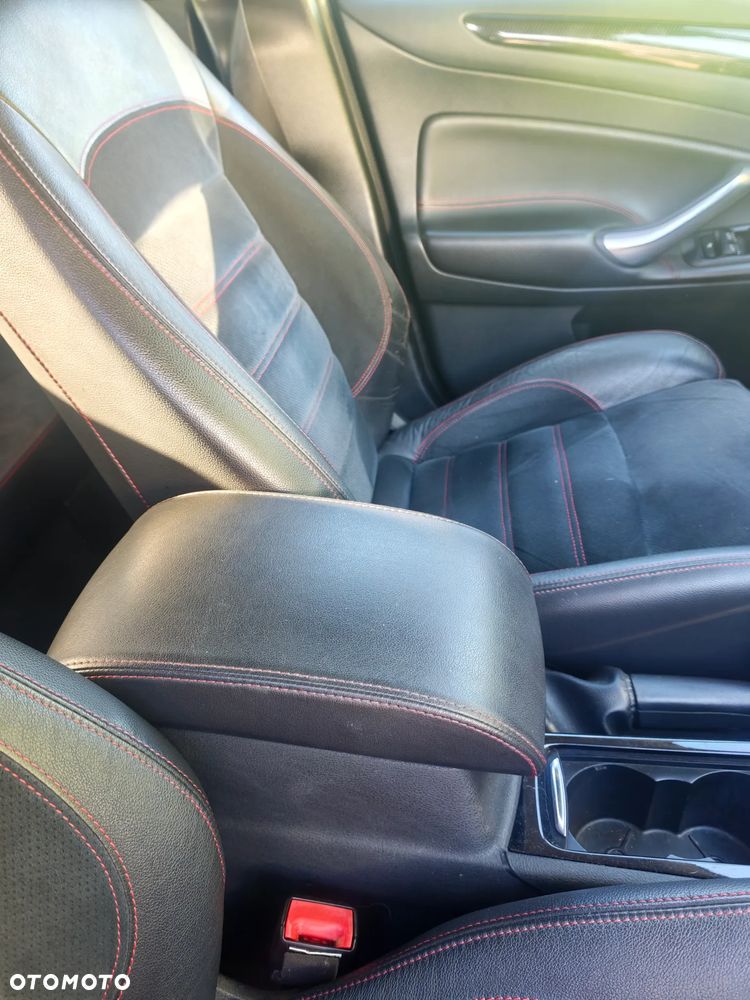 Ford Mondeo 2.0 EcoBoost Titanium S - 14