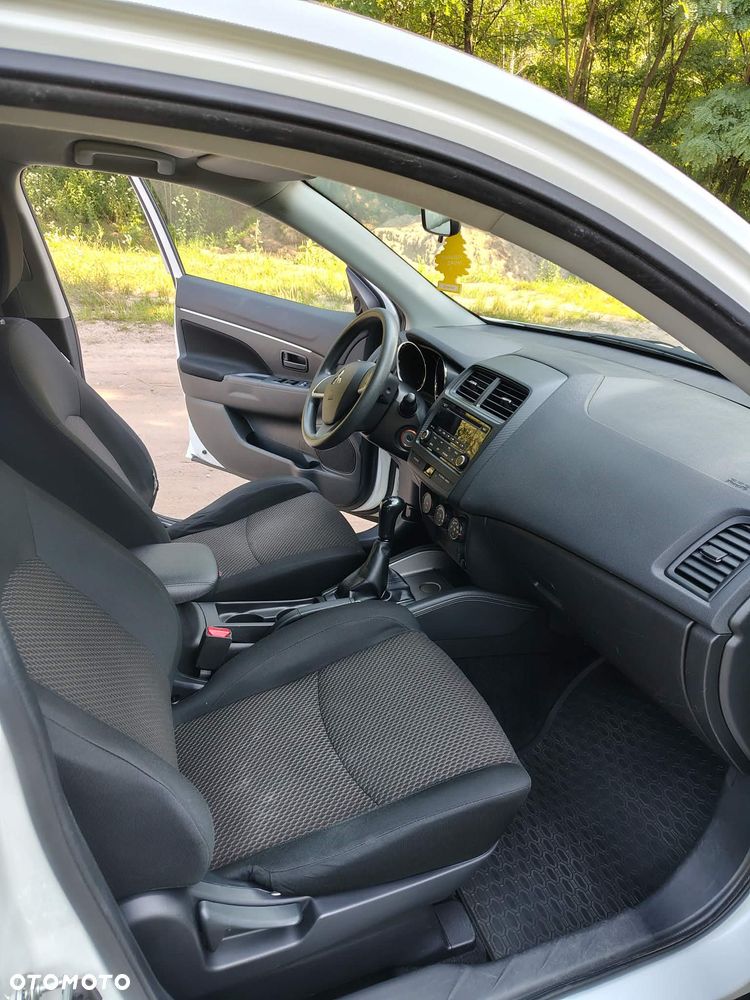 Mitsubishi ASX 1.6 Inform - 11