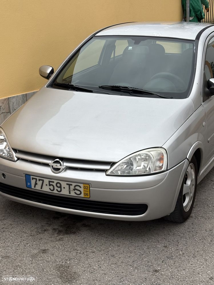 Opel Corsa 1.2 16V Essentia - 2