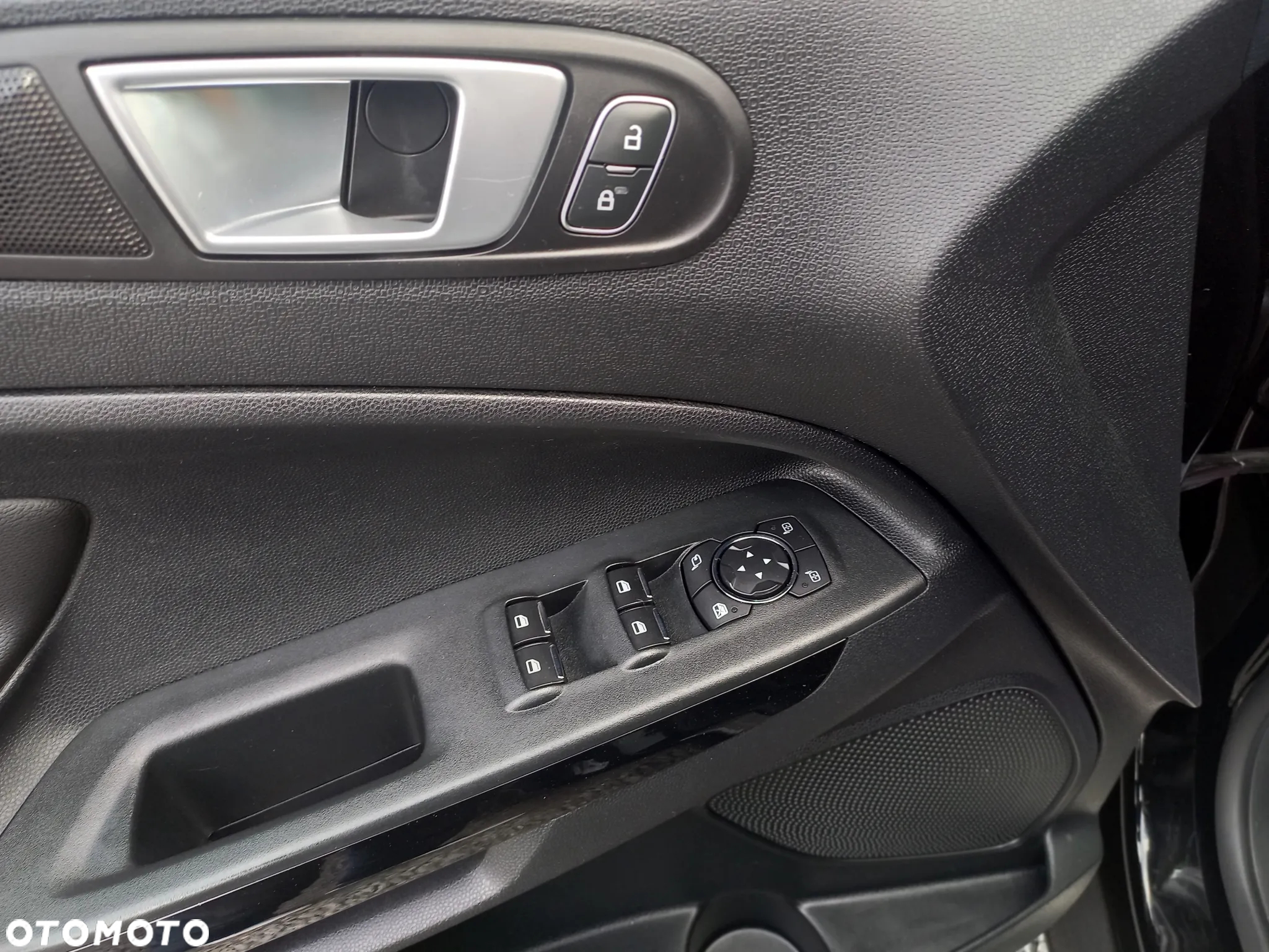 Ford EcoSport 1.0 EcoBoost TITANIUM - 19
