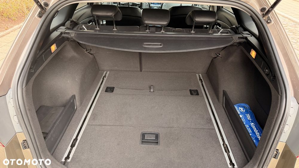 Hyundai i40 i40cw 1.7 CRDi Fifa World Cup Edition - 27