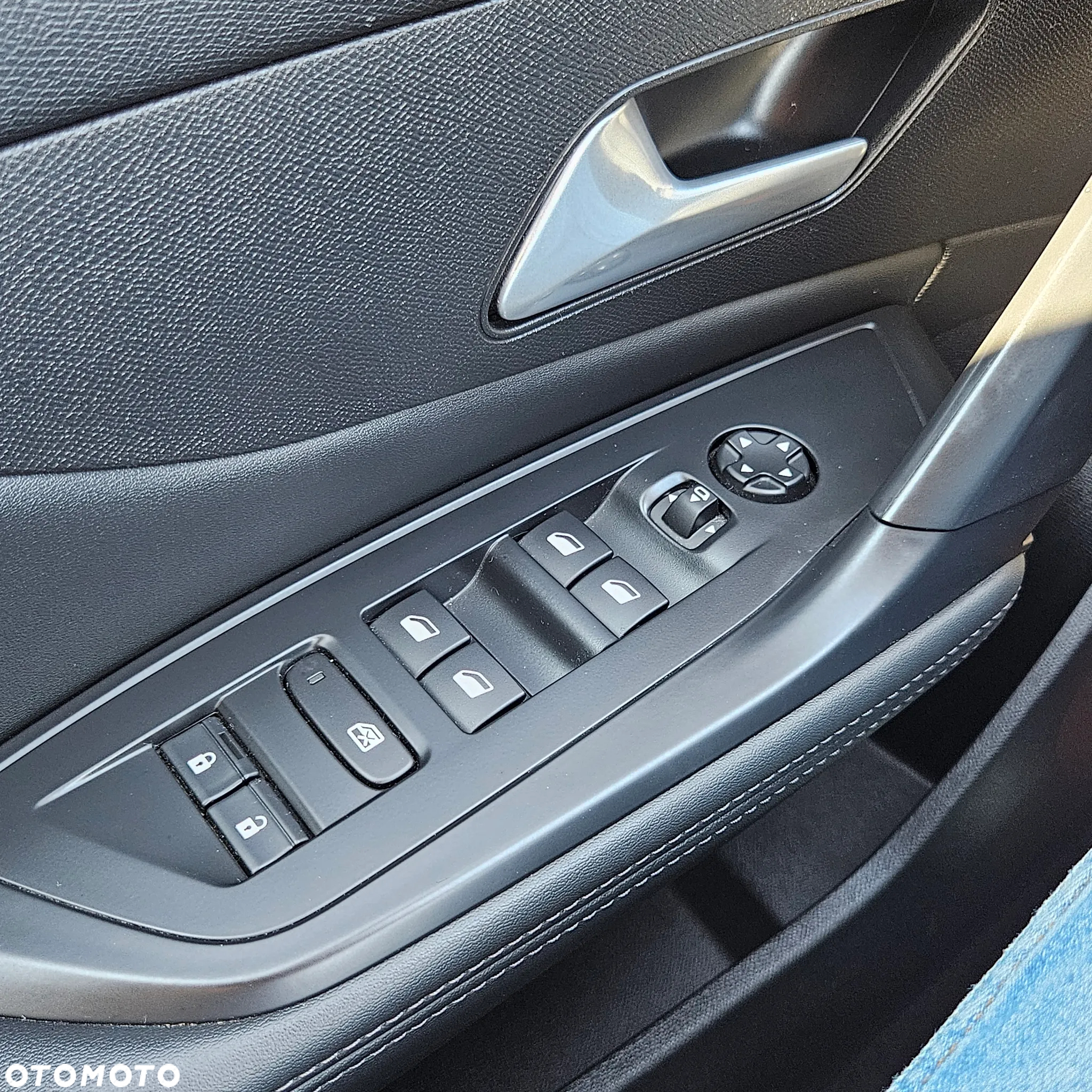 Peugeot 308 1.2 PureTech Allure Pack S&S EAT8 - 26