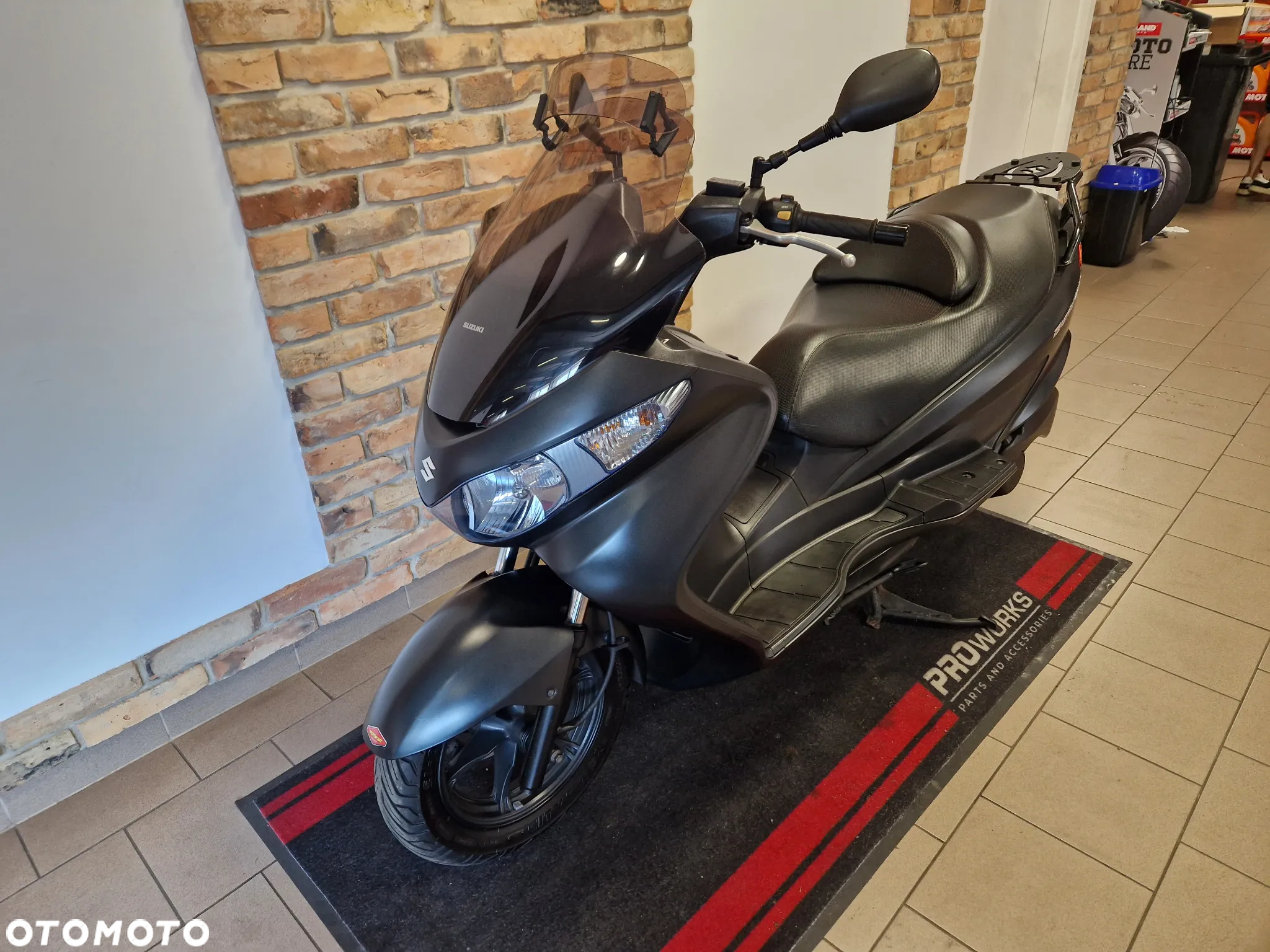 Suzuki Burgman - 12