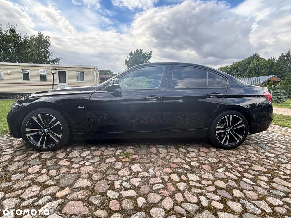 BMW Seria 3 318i Sport Line Shadow - 16