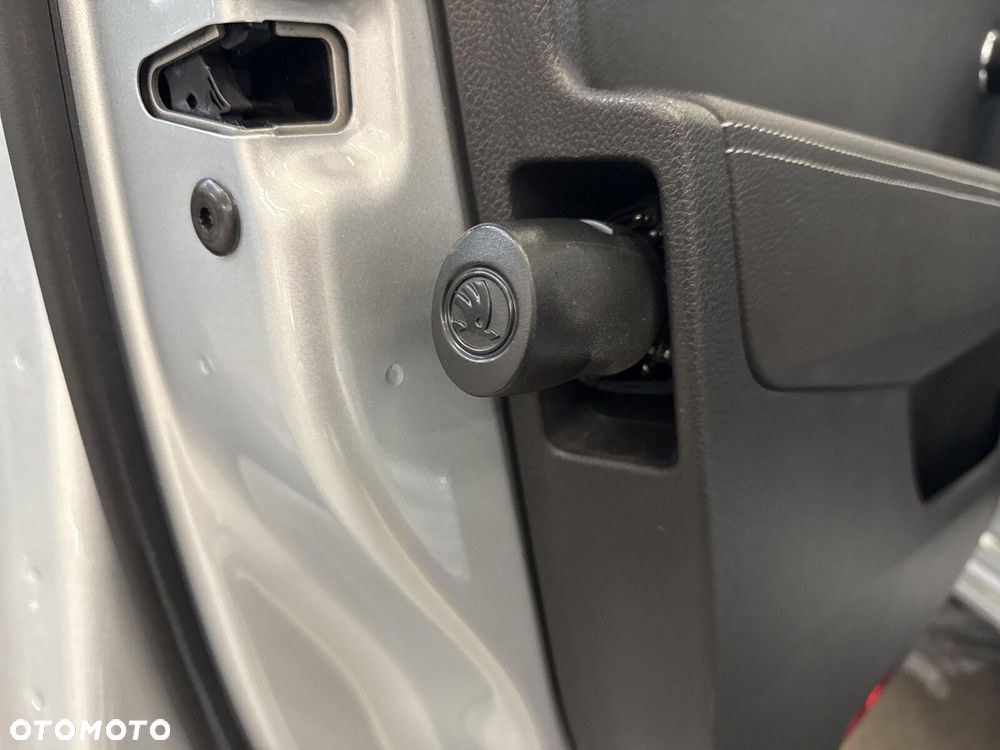 Skoda Superb 2.0 TDI SCR Style DSG - 23