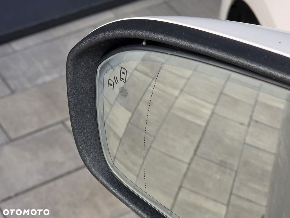 Ford Mondeo 2.0 Hybrid Vignale - 28